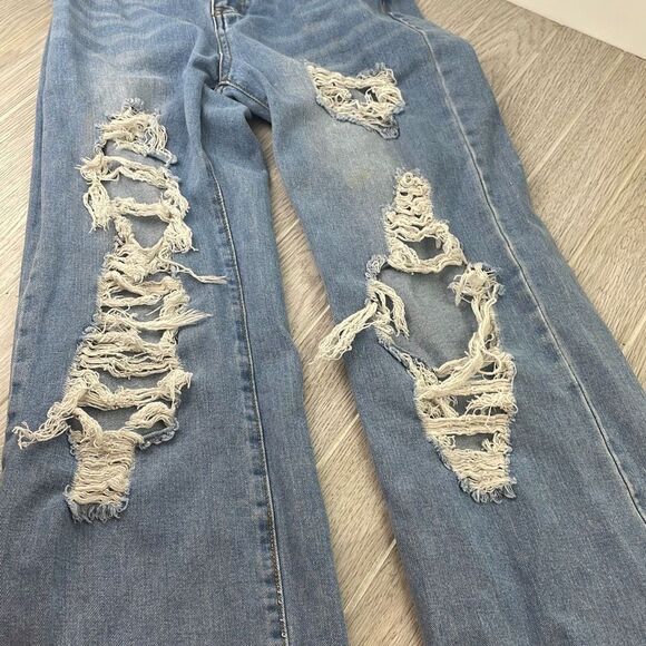 Women's High Rise Ripped Destroyed Straight Leg Jeans Light Wash Size 4 - Picture 6 of 8